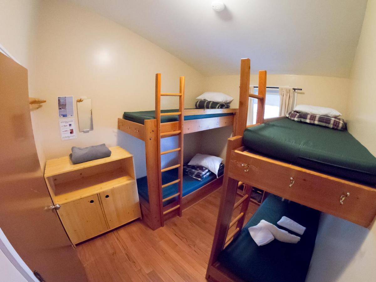 Canmore Alpine Hostel - Alpine Club Of Canada ภายนอก รูปภาพ