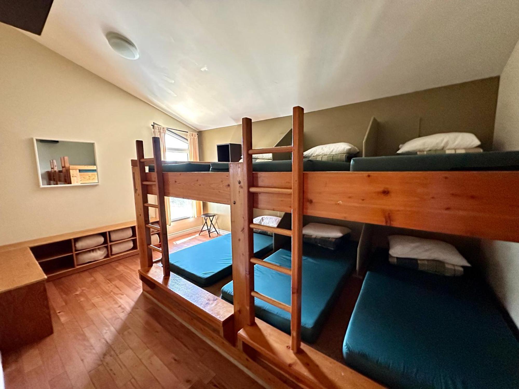 Canmore Alpine Hostel - Alpine Club Of Canada ภายนอก รูปภาพ