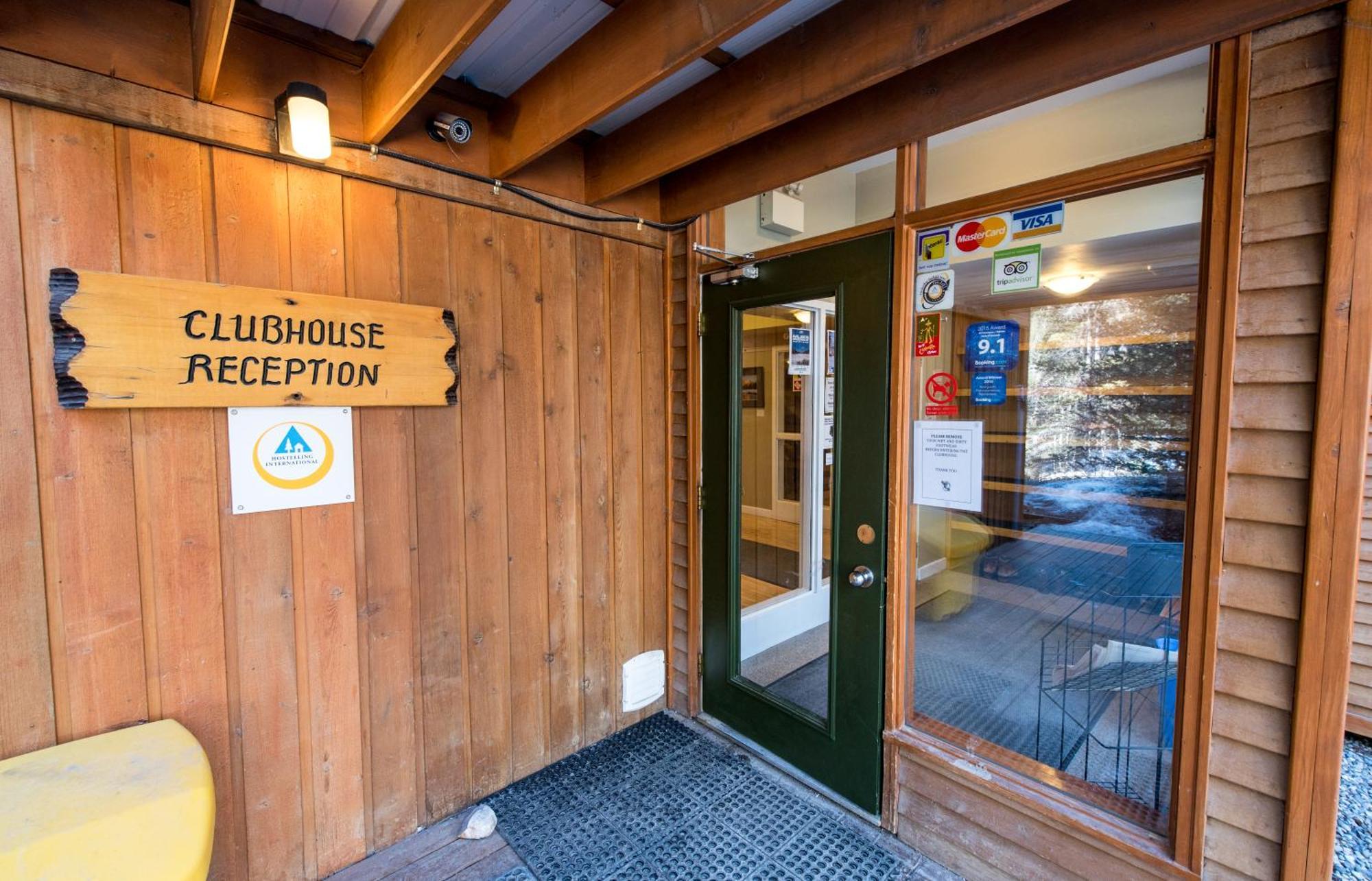 Canmore Alpine Hostel - Alpine Club Of Canada ภายนอก รูปภาพ