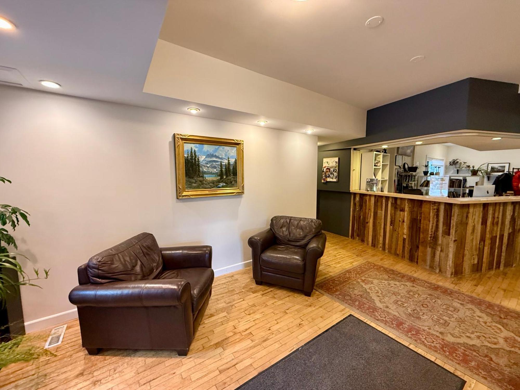 Canmore Alpine Hostel - Alpine Club Of Canada ภายนอก รูปภาพ