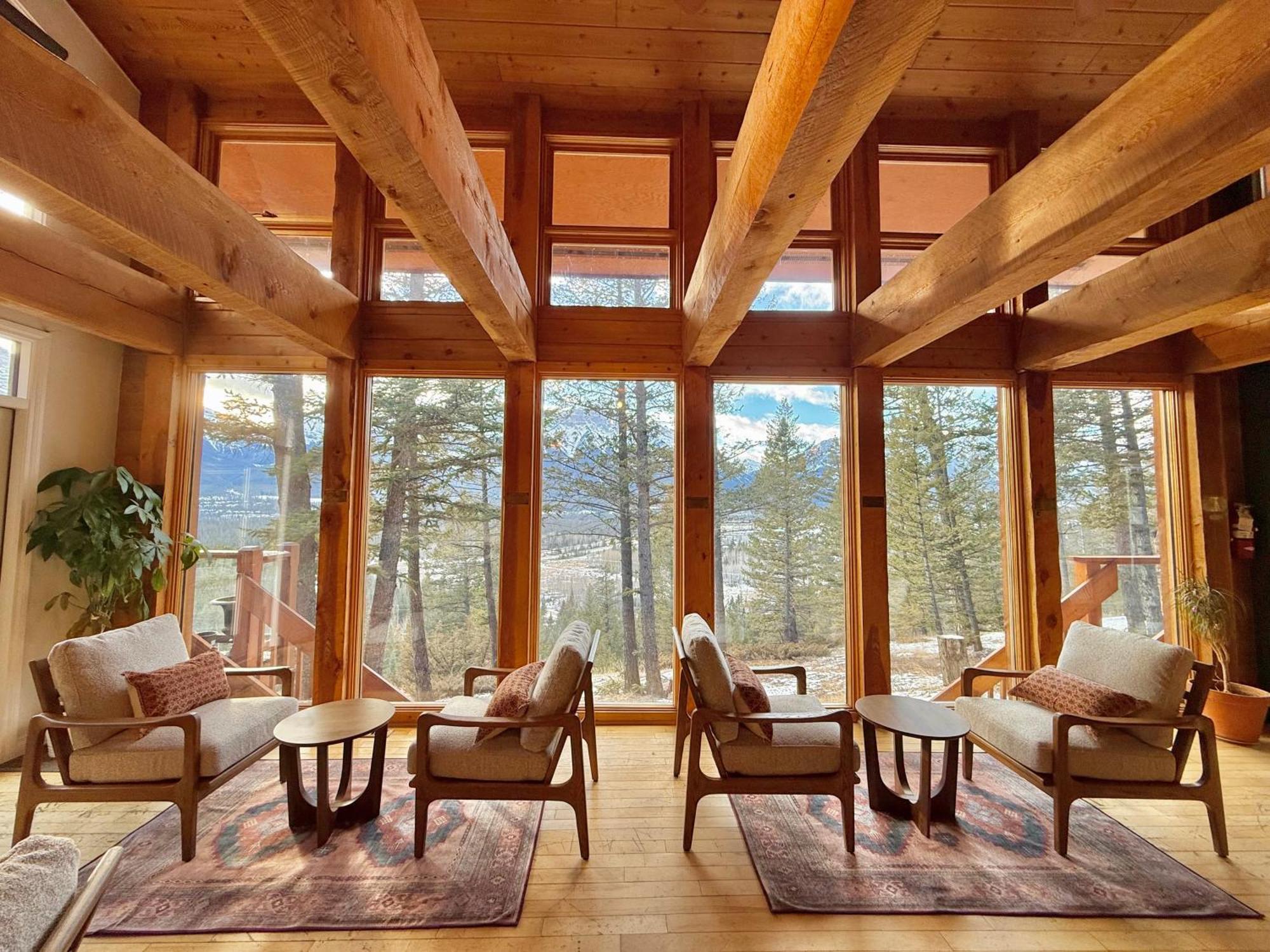 Canmore Alpine Hostel - Alpine Club Of Canada ภายนอก รูปภาพ