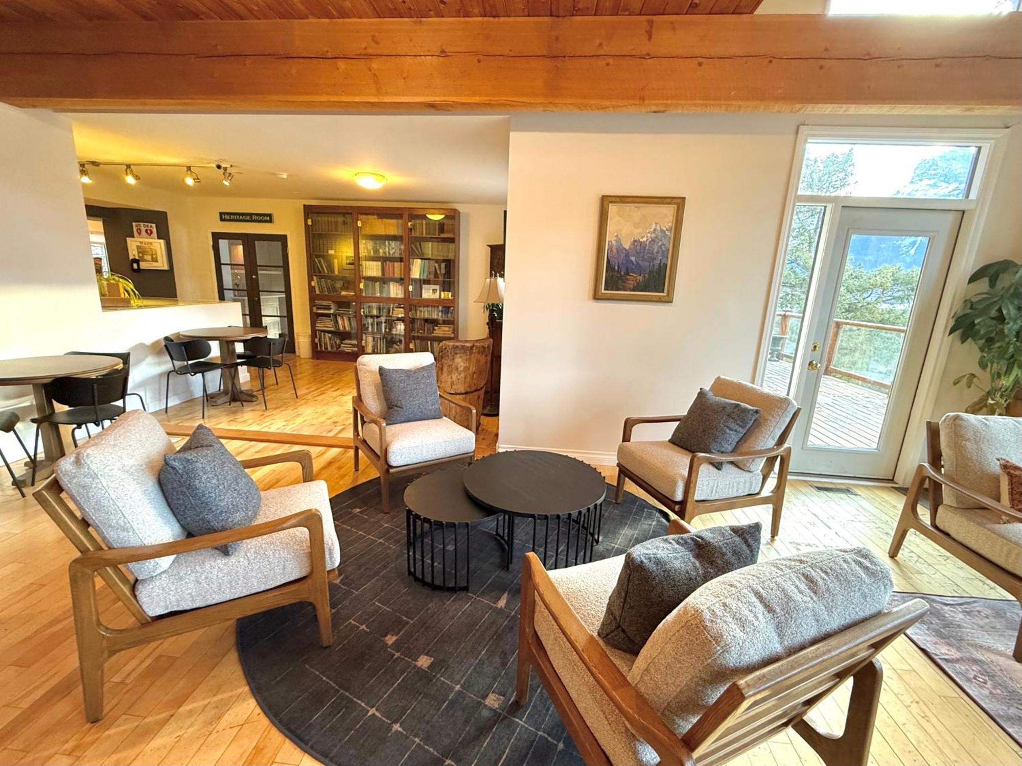 Canmore Alpine Hostel - Alpine Club Of Canada ภายนอก รูปภาพ